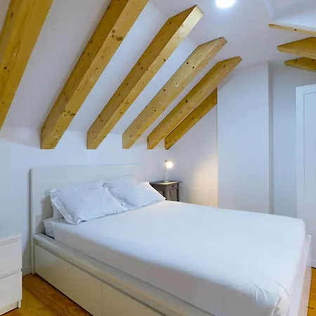 Stunning Loft In The Downtown
